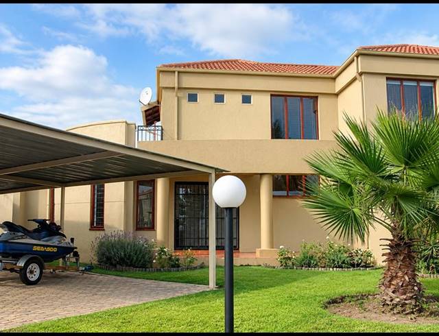 2 BEDROOM PROPERTY TO RENT IN PINESLOPES
